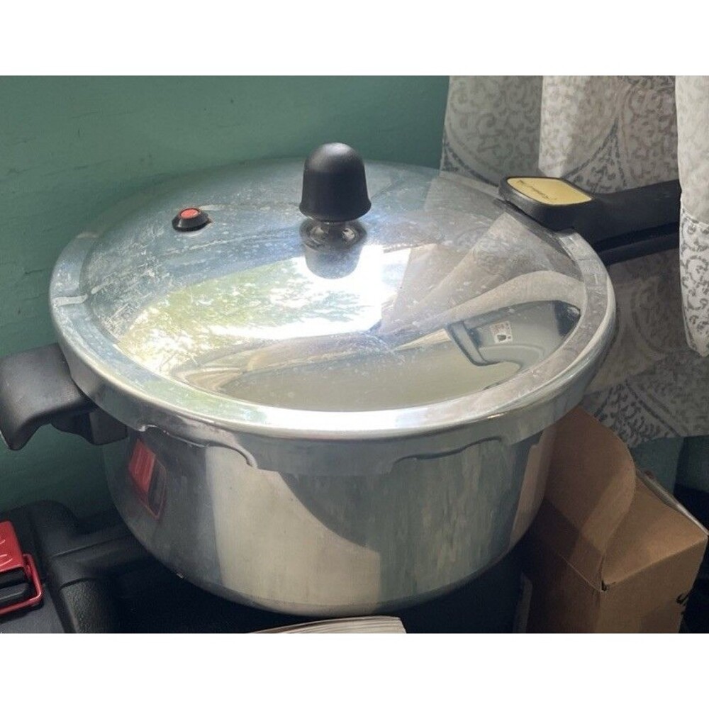 Vintage 6 Qt. Kitchen Pro Stove Top Aluminum Pressure Cooker W/ Cookbook & Guide